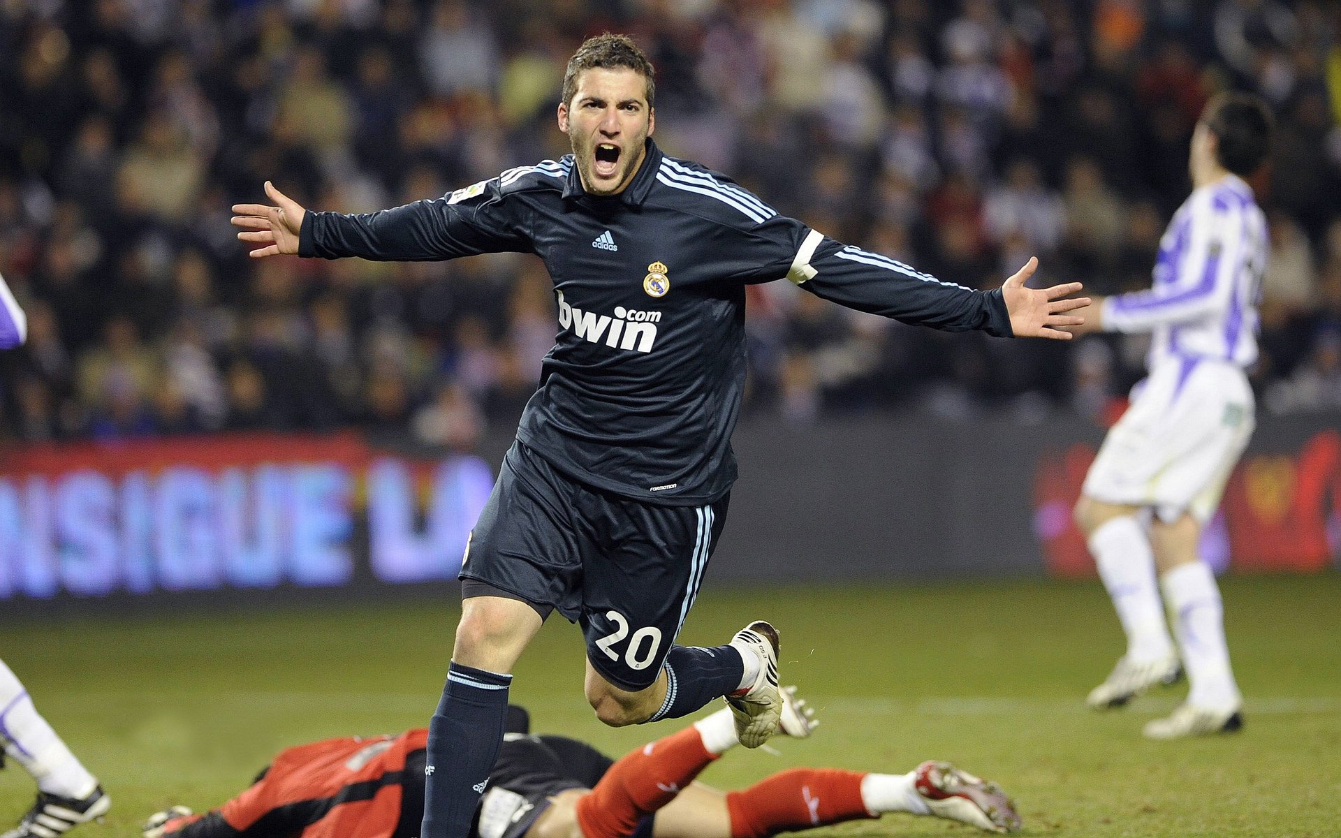 关键比赛!意甲争冠势如破竹,战况胶着,意甲比赛集锦